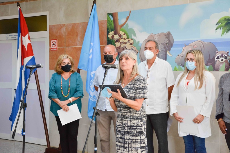 Intervención de Alejandra Trossero (C), representante del Fondo de las Naciones Unidas para la Infancia (UNICEF), durante el acto de agradecimiento a la UNICEF, por el donativo de leche en polvo a instituciones pediátricas del país, en el Hospital Pediátrico Juan Manuel Márquez, en La Habana, Cuba, el 29 de marzo de 2022.                 ACN FOTO/ Diana Inés RODRÍGUEZ RODRÍGUEZ/ rrcc