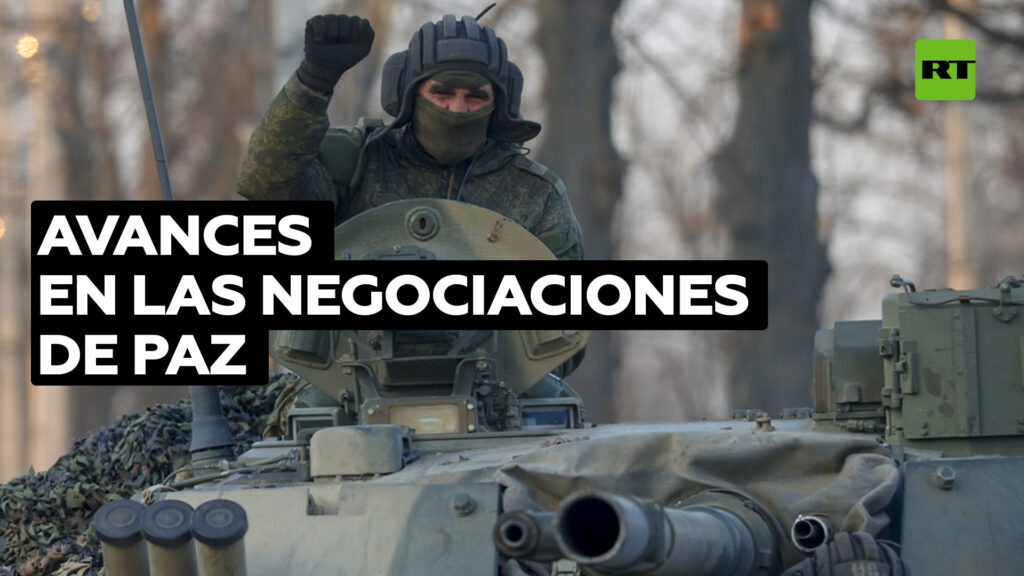 Un militar ruso sobre un tanque en la región de Donetsk, el 26 de marzo de 2022.Foto: Sefa Karacan / Anadolu Agency / Gettyimages.ru