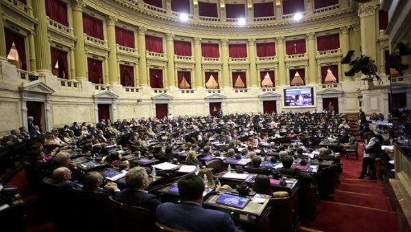 El acuerdo con el FMI contó con el apoyo de 200 legisladores, mientras 37 votaron por la negativa y 15 se inclinaron por la abstención. | Foto: @DiputadosAR
