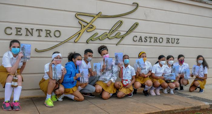  Jóvenes de Secundaria Básica en el Centro Fidel Castro Ruz Foto: José Manuel Correa 