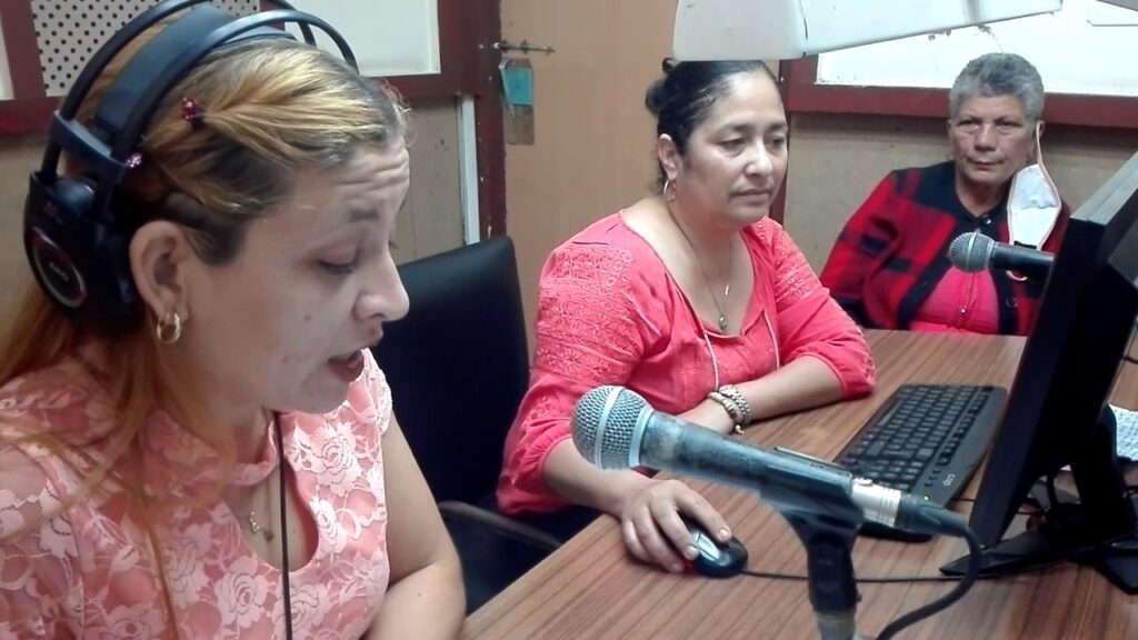 Locutoras del Programa Para ti mujer de Radio Granma en Manzanillo// Foto Marlene Herrera