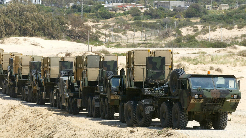 Los lanzadores de misiles Patriot del Еjército estadounidense están alineados en una base del ejército israelí cerca de Tel Aviv, el 20 de abril de 2003.David Silverman / Gettyimages.ru 