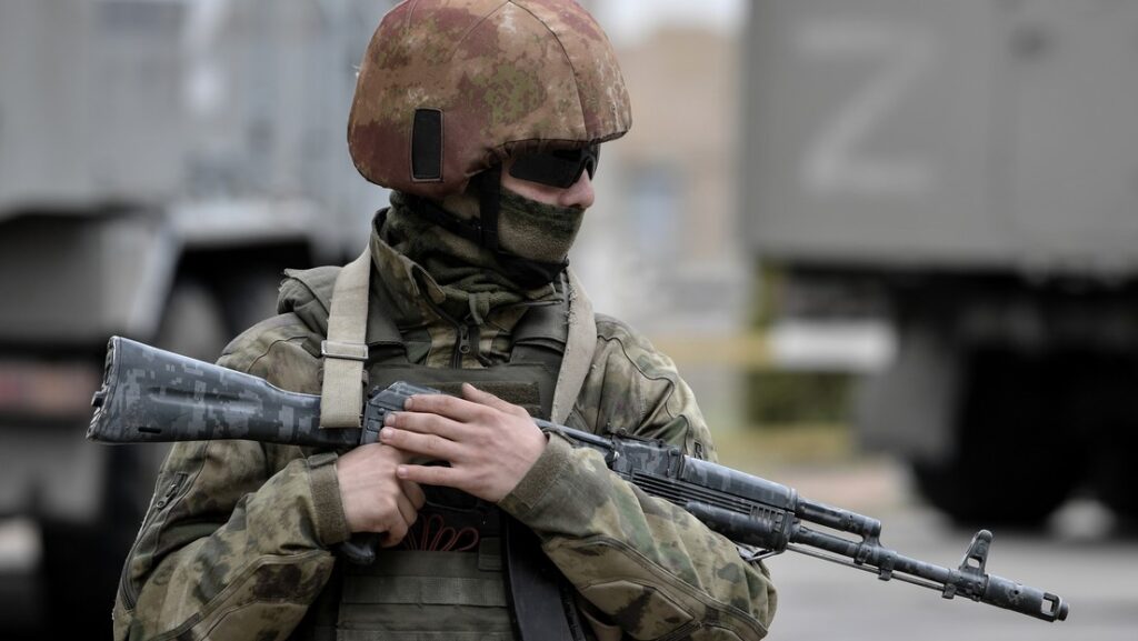 Un militar de la Guardia Nacional de Rusia en la región de Jersón. Sputnik