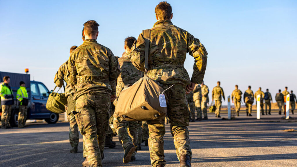 Soldados en camino a la presencia avanzada de la OTAN en el este.
Forsvarsministeriets