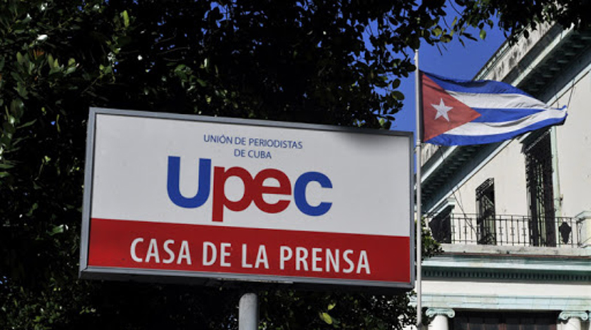 Honras Funebres por la desaparisión física del preseidente de la Unión de Periódista de Cuba compañero  Antonio Moltó Martorell en la cede de la UPEC.La Habana  16 de Agosto 2017.   Foto José Raúl Rodríguez Robleda