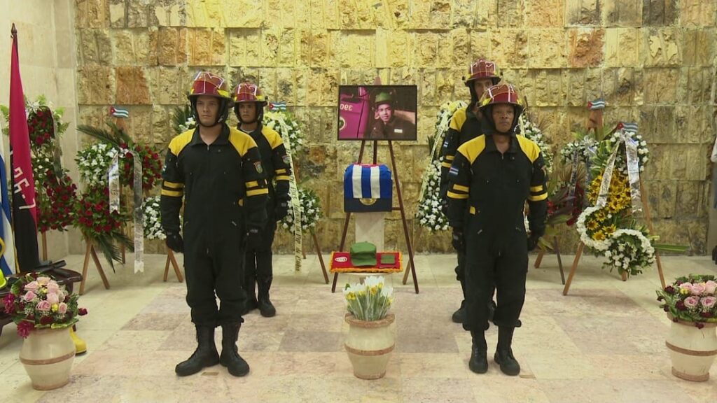 Honras fúnebres al subteniente Elier Correa Aguilar en su Bayamo natal // Foto: CNC TV Granma