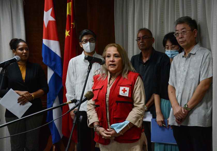 Susana Llovet Alcalde, subdirectora de la Cruz Roja Cubana, durante su intervención en el acto de agradecimiento de donativo de la Cruz Roja China por el incendio en la Zona Industrial de Matanzas, efectuado en la sede del Ministerio de Comercio Exterior y la Inversión Extranjera (Mincex), en La Habana, el 15 de agosto de 2022 // Foto: Marcelino Vázquez Hernández