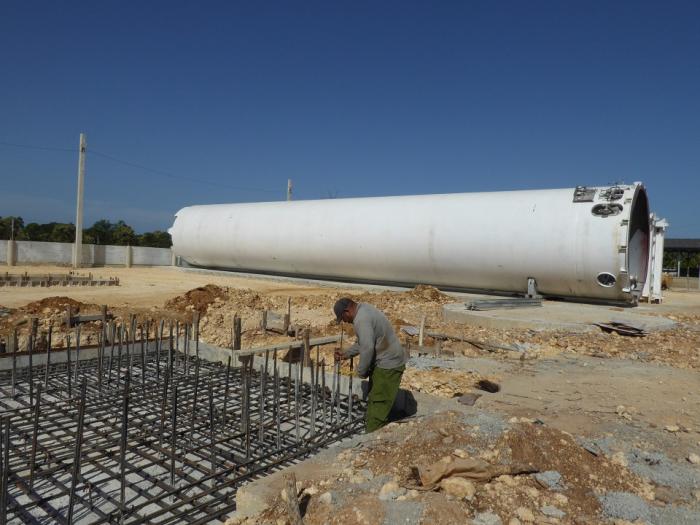 Iniciada este año, la obra civil de la planta de oxígeno para la zona oriental de Cuba ya ronda el 20 % de su ejecución // Foto: Mailenys Oliva Ferrales