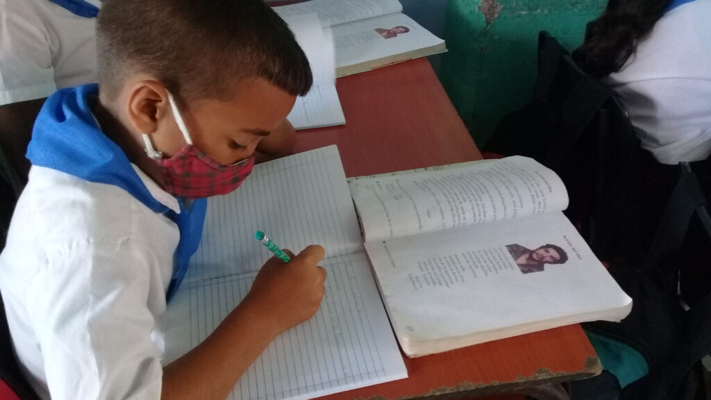 A las aulas manzanilleras regresan cerca de 20 mil alumnos de la Educación general para dar continuidad al curso escolar // Foto: Denia Fleitas Rosales 