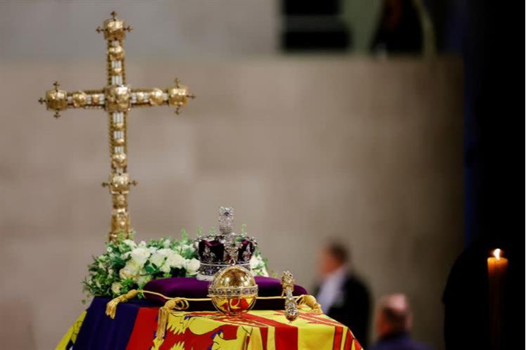 Los británicos darán hoy su último adiós a la reina Isabel II. // Foto: Prensa Latina