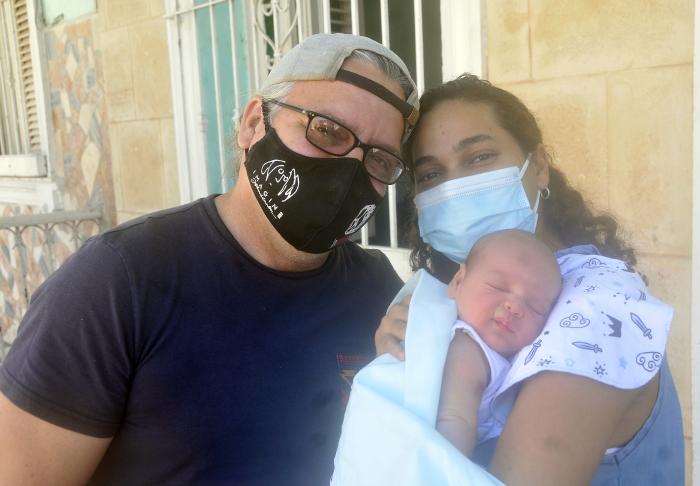 Para un niño lo más importante siempre será el cariño de su familia, de su padre, de su madre // Foto: Ismael Batista Ramírez
