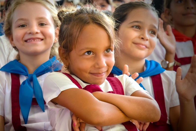 Estudiantes de diferentes niveles de enseñanza participan en el acto provincial de inicio del Curso Escolar 2019-2020, efectuado en el Complejo Educacional Juan José Fornet Piña, de la ciudad de Holguín, Cuba, el 2 de septiembre de 2019 // Foto: Juan Pablo Carreras/ ACN