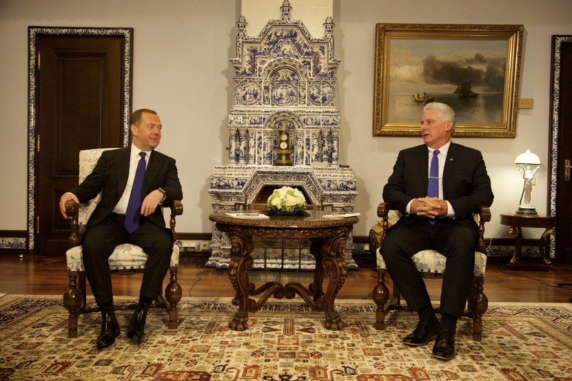 Vicepresidente del Consejo de Seguridad de la Federación de Rusia, Dimitri Medvedev, recibe al presidente Miguel Díaz-Canel Bermúdez // Foto: Alejandro Azcuy