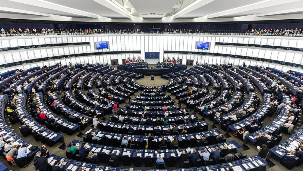 Parlamento Europeo.Drop of Light / Shutterstock 
