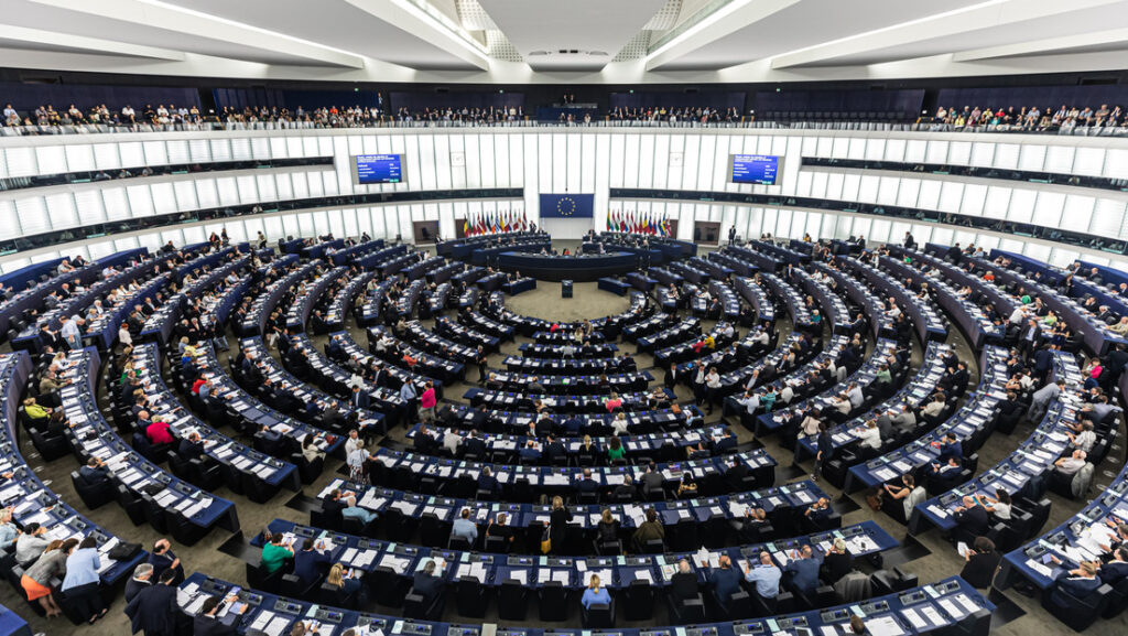 Parlamento Europeo.Drop of Light / Shutterstock