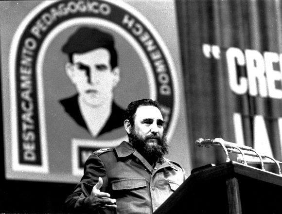 Fidel en el Destacamento Pedagogico Manuel Ascunce Domenech
Foto: Jorge Valiente 12/07/1978