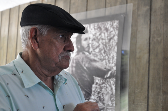 El periodista Pedro Vera tenía 22 años el 2 de diciembre de 1972, cuando le tocó darle cobertura a la fundación del Movimiento de la Nueva Trova, en la ciudad de Manzanillo. Foto: Heydy Montes de Oca /Cubadebate.