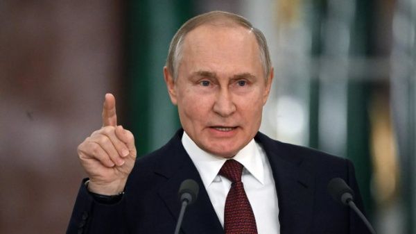 El texto puntualiza que el jefe de Estado ruso puede conceder determinados permisos con carácter excepcional. | Foto: Sputnik