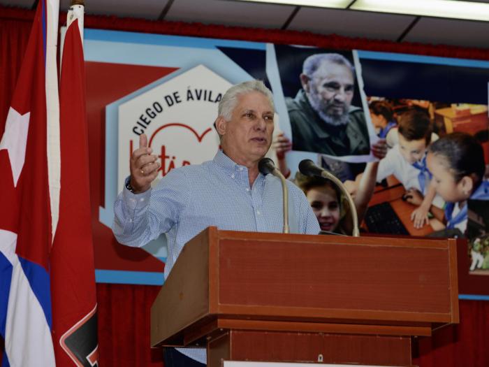 Díaz-Canel señaló que se busca una comprensión de la necesidad de revertir la situación en el menor tiempo posible. // Foto: Estudios Revolución