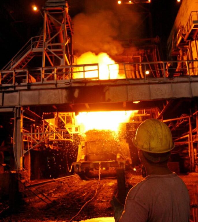 La puesta en marcha de la Acería eléctrica de Antillana de Acero, les daría un gran impulso a las exportaciones de la industria sideromecánica. // Foto: Juvenal Balán