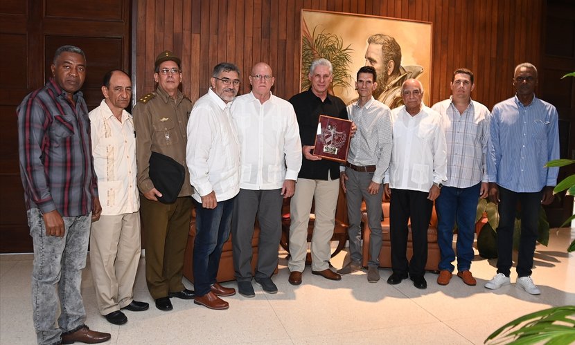 Con este novedoso proyecto —surgido en abril del pasado año—, se busca dar respuestas paulatinamente a la demanda de prótesis de cadera que existe en el país. Foto: Estudios Revolución.