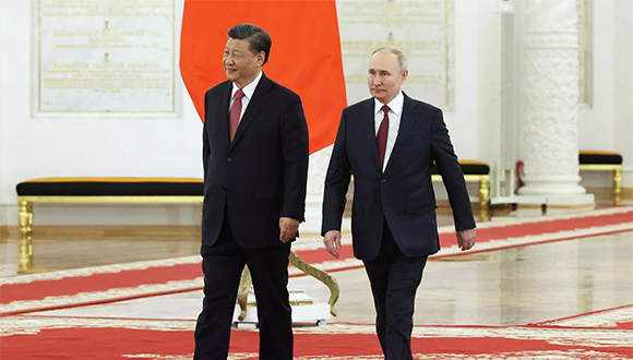 Los presidentes de Rusia y China durante su encuentro este martes 21 de marzo en Moscú, donde firmaron varios documentos sobre cooperación estratégica. // Foto: Reuters/ Sputnik.
