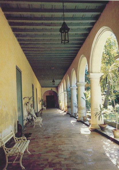  El Gobierno de Zayas compró el Convento de Santa Clara, casi al doble del valor original al que había sido adquirido. // Foto: Archivo de Granma 