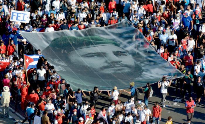 El legado de Fidel ha calado en varias generaciones que aprendieron, con él, a valorar el orgullo de ser cubanos. // Foto: Ricardo López Hevia