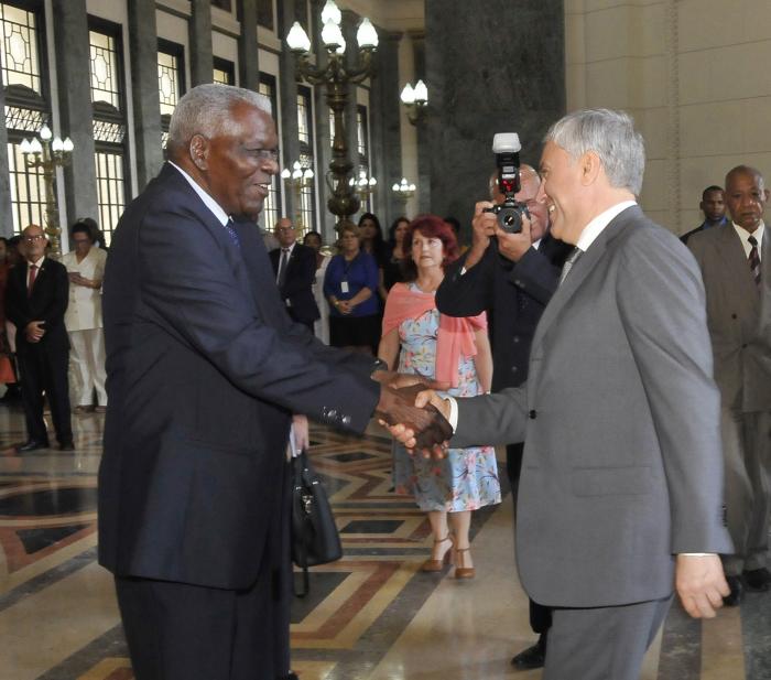 Esteban Lazo Hernández, presidente del Parlamento cubano, recibe a Viacheslav Volodin, presidente de la Duma Estatal de la Asamblea Federal de la Federación de Rusia. // Foto: Ismael Batista Ramírez