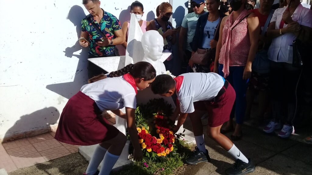 El Apóstol, José Martí Pérez, es presencia viva en las instituciones educativas manzanilleras y cubanas // Foto: Denia Fleitas Rosales