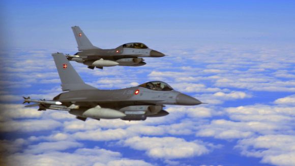 Aviones de combate F-16C de la Real Fuerza Aérea de Dinamarca durante los ejercicios Arctic Challenge, el 24 de mayo de 2019. // Foto: US Air Force Photo / Legion-Media