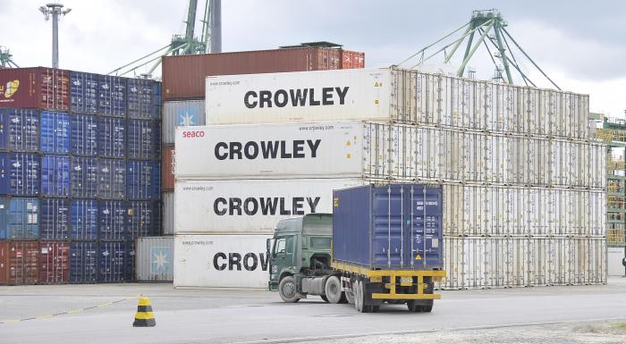 El Programa de Control de Contenedores de las Naciones Unidas abarca el 99 % de los contenedores que hacen operaciones de comercio exterior en Cuba. // Foto: Ismael Batista Ramírez