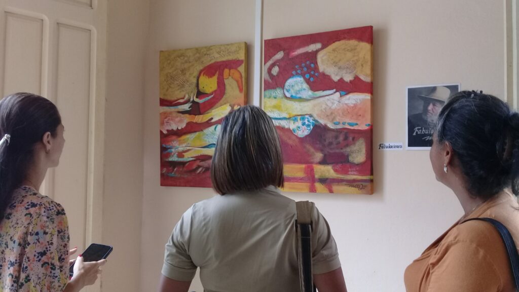 La expo personal Fabulaciones de Manuel Olivera Álvarez, es el preámbulo de las actividades de la LI Jornada Nacional de homenaje a Manuel Navarro Luna en Manzanillo // Foto: Denia Fleitas Rosales