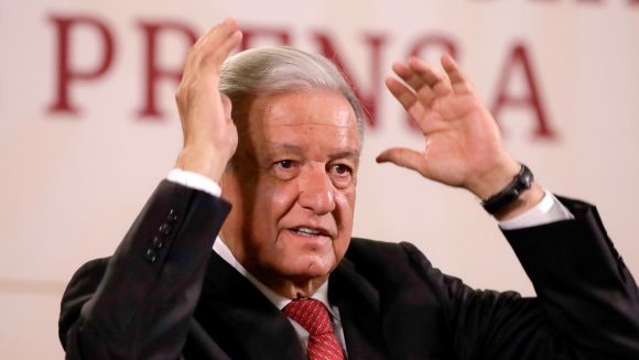 López Obrador dijo que ha costado mucho trabajo romper la inercia creciente del país para reducir el delito, porque nos dejaron un país en “decadencia, ni siquiera era una crisis”. // Foto: Getty Images