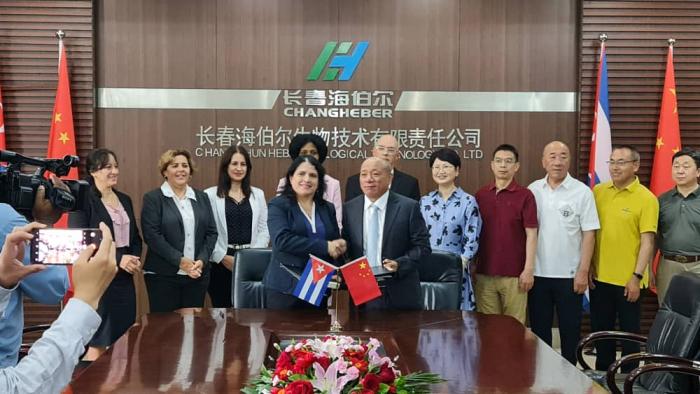 Cooperación entre China y Cuba en el campo de la Biotecnología // Foto: Tomado del Twitter de Biocubafarma