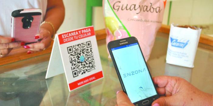  Se trata de instaurar en el comercio minorista el predominio del uso de los canales de pago electrónico en la venta de bienes y servicios que realizan las personas jurídicas (estatales o no estatales) y las personas naturales autorizadas. // Foto: Humberto Lister 