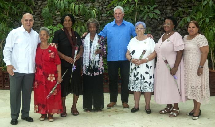 Fueron condecoradas cubanas con una vida de entrega al empeño por la emancipación de la mujer // Foto: Endrys Correa Vaillant