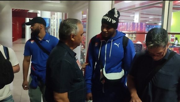 Presidente del Inder da la bienvenida a luchadores asistentes a lid mundial. // Foto: Jit