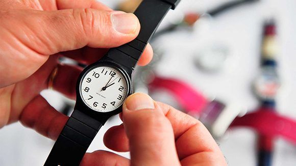 A la una de la madrugada los relojes deberán atrasarse una hora, para comenzar el horario normal. // Foto: Archivo/Cubadebate.