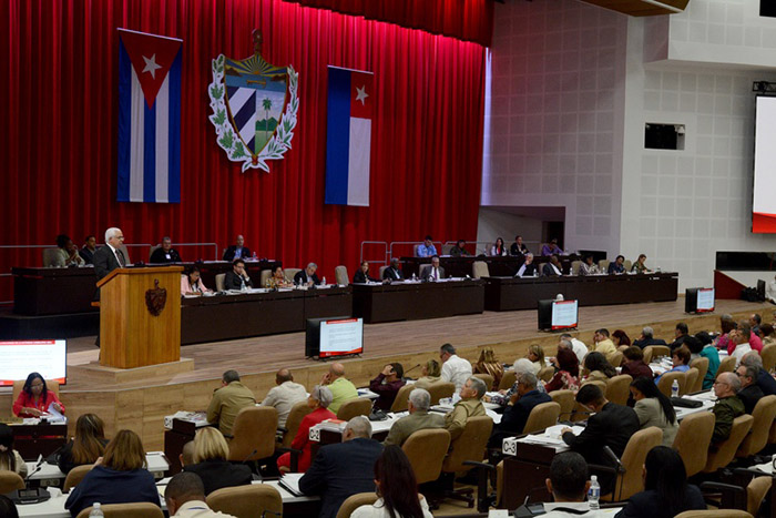 Oscar Silvera, ministro de Justicia de Cuba, presenta proyecto de Ley del Sistema de Atención a las Quejas y Peticiones de las personas, en el Segundo Periodo Ordinario de Sesiones de la Asamblea Nacional del Poder Popular, en su X Legislatura, en el Palacio de Convenciones de La Habana, el 22 de diciembre de 2023.     ACN FOTO/Marcelino VÁZQUEZ HERNÁNDEZ/ogm
