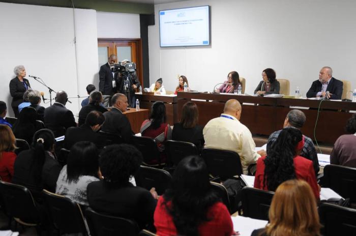 Comisión de Atención a los Servicios de la Asamblea Nacional del Poder Popular // Foto: José Manuel Correa
