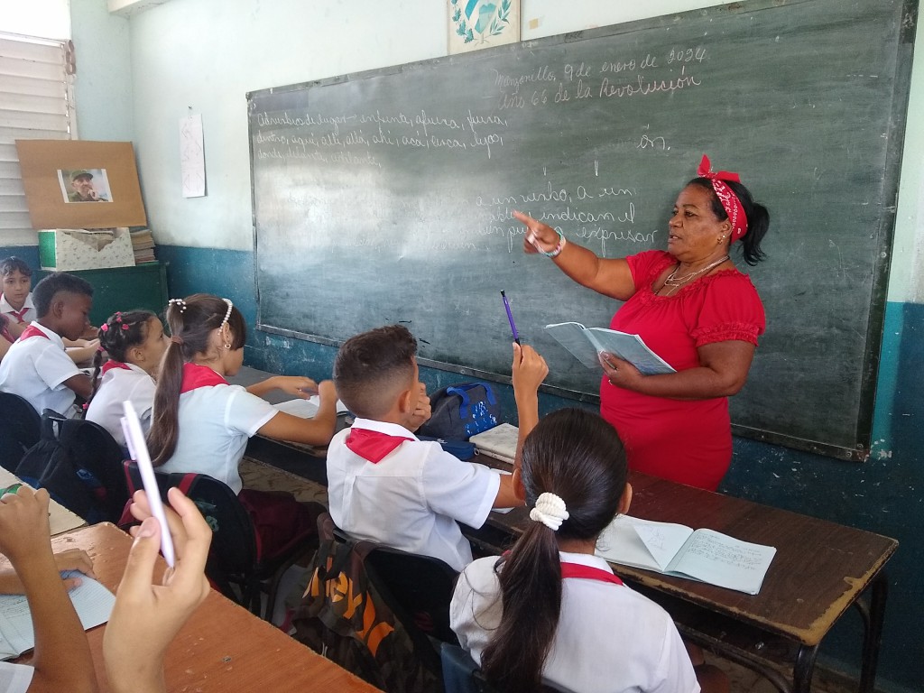 El pago por el concepto de antigüedad, erauna prioridad del sector educativo y uno de los planteamientos sistemáticos de los trabajadores del sector // Foto: Denia Fleitas Rosales