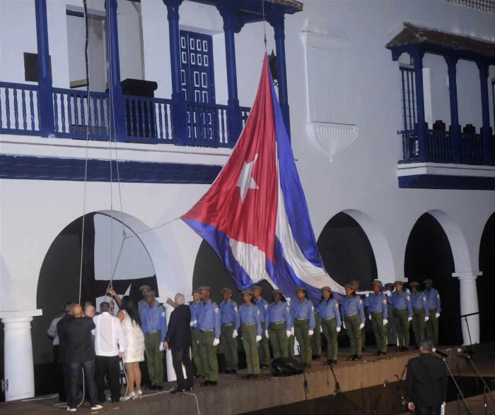 La bandera cubana en Santiago de Cuba // Foto: Endrys Correa Vaillant