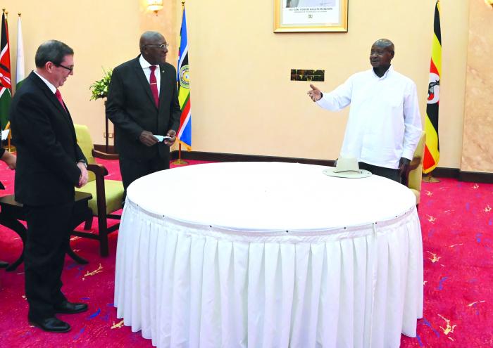El Presidente ugandés recordó cómo las huellas de Fidel se encuentran en varios lugares del continente africano. // Foto: Estudios Revolución