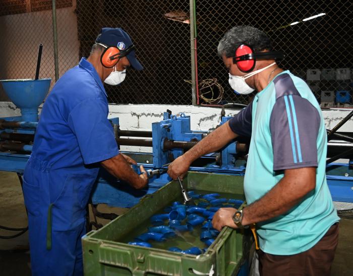 Empresa de Materias Primas // Foto: Estudios Revolución