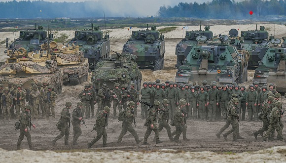 Participantes de una sesión de entrenamiento en Nowa Deba, Polonia, el 6 de mayo de 2023. // Foto: Artur Widak / NurPhoto / Gettyimages.ru