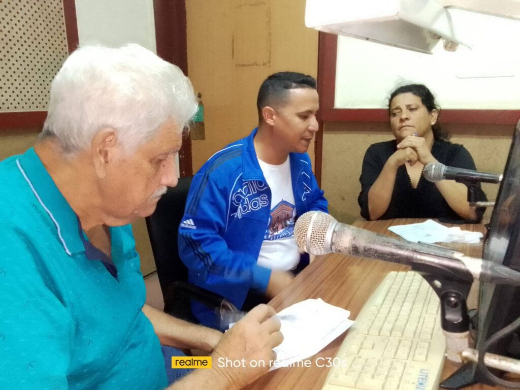 Programa La radio dice con el periodista Pedro Vera Portales en la conducción // Foto: Baldo Alexy Blanco