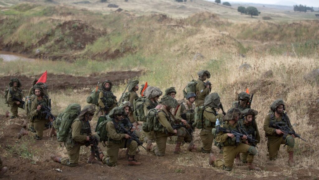 Soldados israelíes del batallón Netzah Yehuda participando en un entrenamiento anual en el 2014.Menahem Kahana / AFP 
