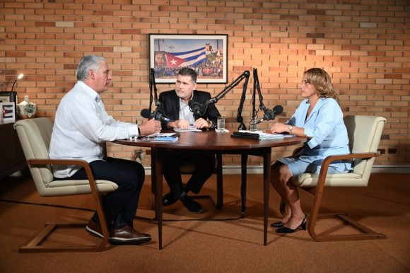 Segunda edición del programa Desde la Presidencia. // Foto: Estudios Revolución