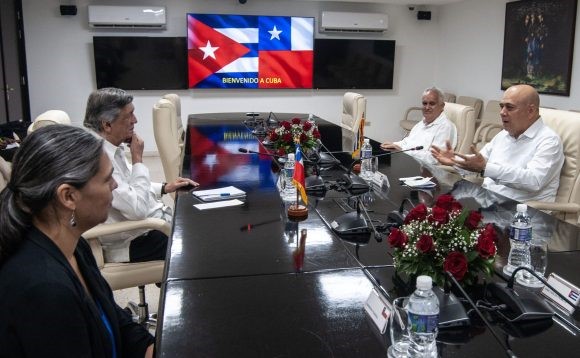 Encuentro de delegaciones de Partido Comunista de Cuba y Partido Comunista de Chile. Foto: Dunia Alvarez Palacios